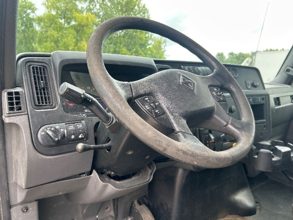 Medium Duty Box Truck-Light and Medium Duty Trucks-International-2020-MV607-Poplar Bluff-MO-407,463\n\t\tmiles-$ 22,000 - Image 17