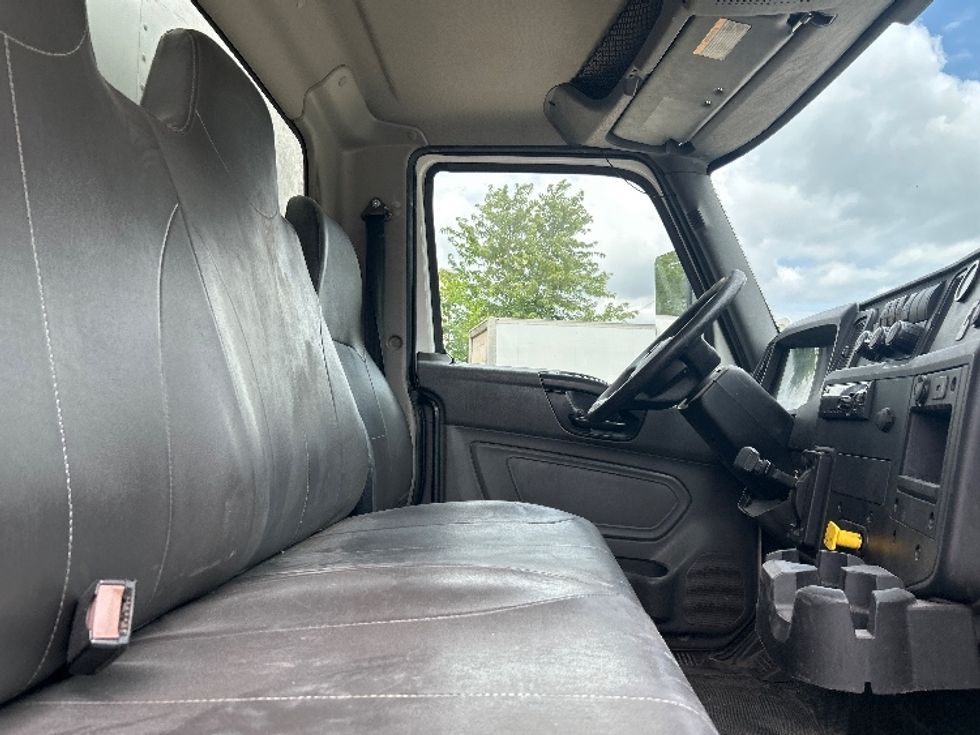 Medium Duty Box Truck-Light and Medium Duty Trucks-International-2020-MV607-Poplar Bluff-MO-407,463\n\t\tmiles-$ 22,000 - Image 22