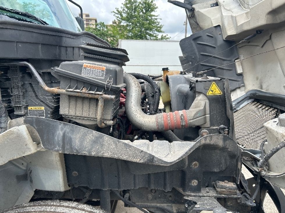 Medium Duty Box Truck-Light and Medium Duty Trucks-International-2020-MV607-Poplar Bluff-MO-407,463\n\t\tmiles-$ 22,000 - Image 23