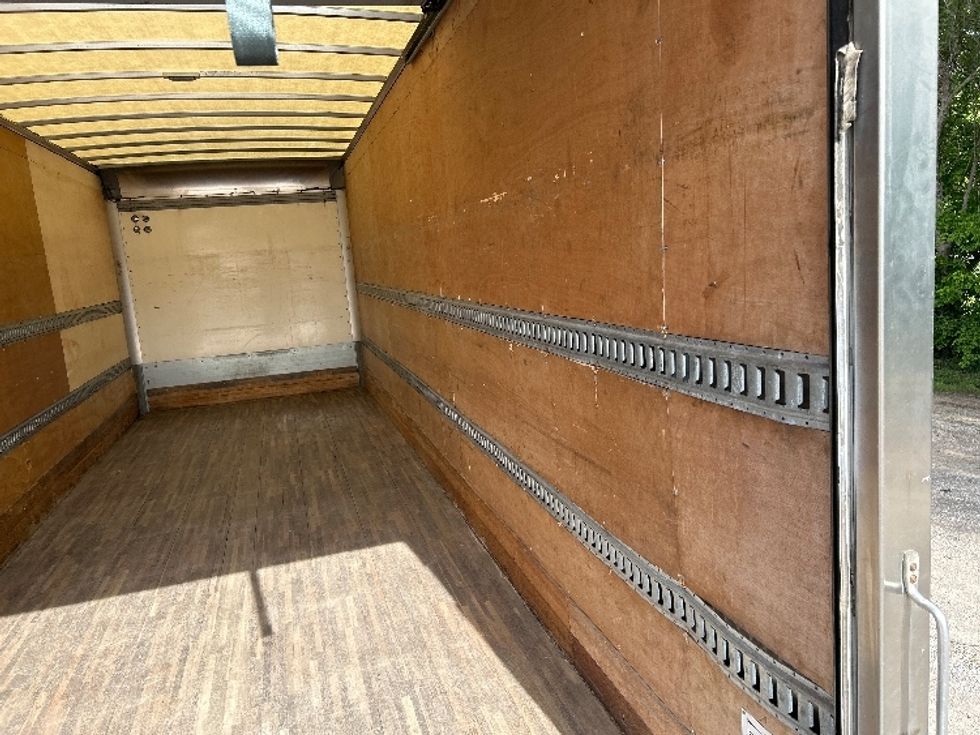 Medium Duty Box Truck-Light and Medium Duty Trucks-International-2020-MV607-Poplar Bluff-MO-409,046\n\t\tmiles-$ 8,500 - Image 12