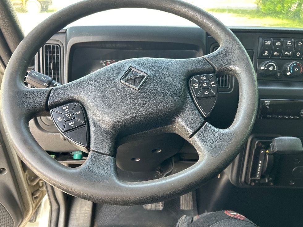 Medium Duty Box Truck-Light and Medium Duty Trucks-International-2020-MV607-Poplar Bluff-MO-409,046\n\t\tmiles-$ 8,500 - Image 18