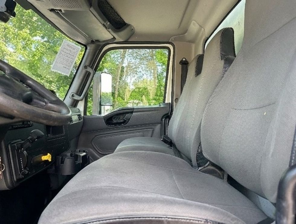 Medium Duty Box Truck-Light and Medium Duty Trucks-International-2020-MV607-Poplar Bluff-MO-409,046\n\t\tmiles-$ 8,500 - Image 19