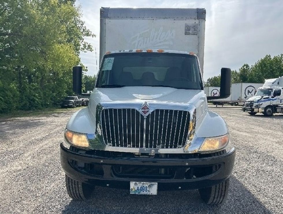 Medium Duty Box Truck-Light and Medium Duty Trucks-International-2020-MV607-Poplar Bluff-MO-409,046\n\t\tmiles-$ 8,500 - Image 2
