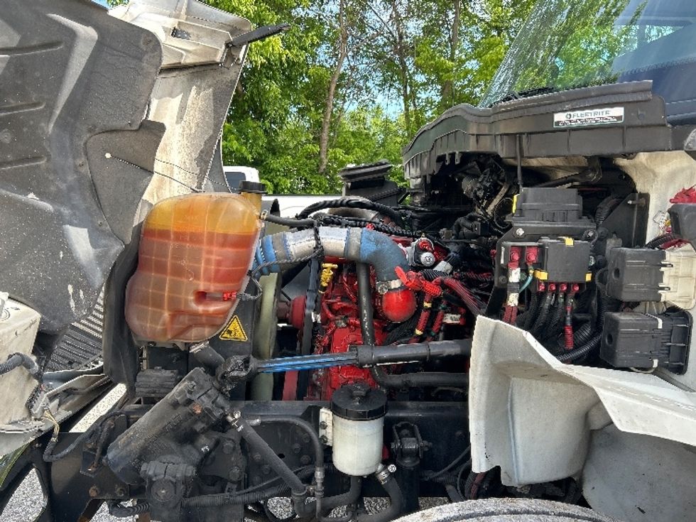 Medium Duty Box Truck-Light and Medium Duty Trucks-International-2020-MV607-Poplar Bluff-MO-409,046\n\t\tmiles-$ 8,500 - Image 24