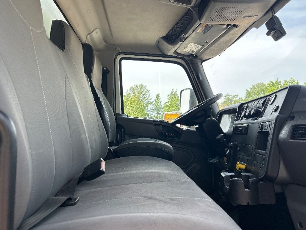 Medium Duty Box Truck-Light and Medium Duty Trucks-International-2020-MV607-Poplar Bluff-MO-409,046\n\t\tmiles-$ 8,500 - Image 22