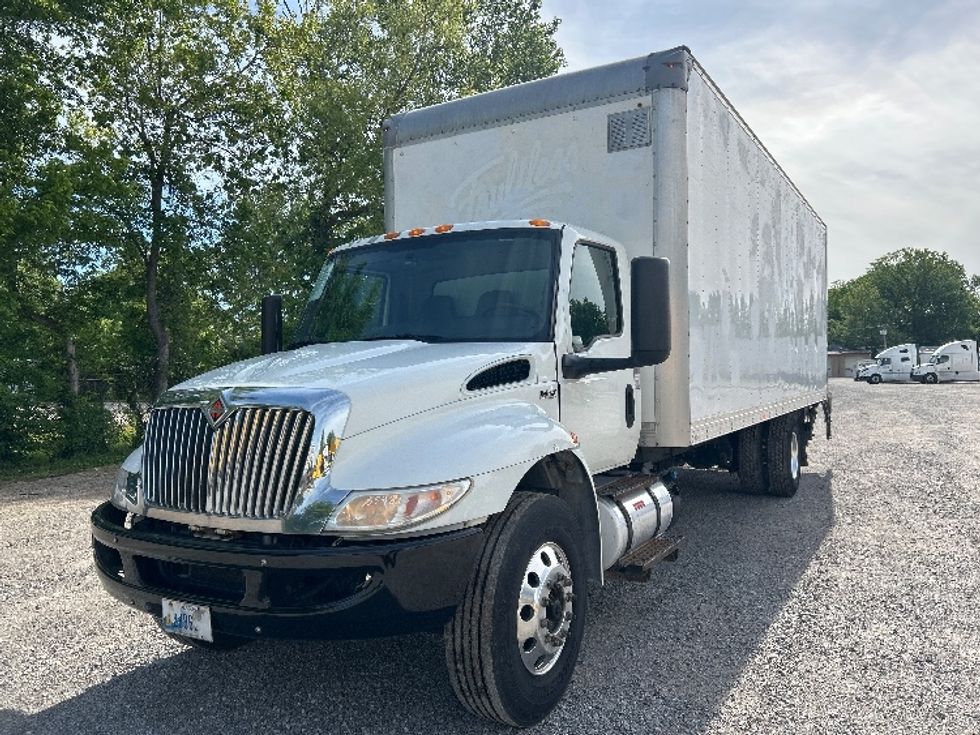 Medium Duty Box Truck-Light and Medium Duty Trucks-International-2020-MV607-Poplar Bluff-MO-409,046\n\t\tmiles-$ 8,500 - Image 3