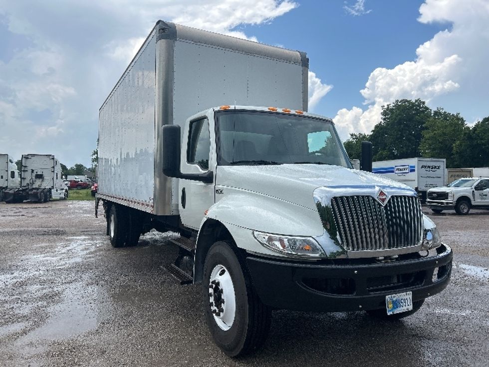 Medium Duty Box Truck-Light and Medium Duty Trucks-International-2020-MV607-Poplar Bluff-MO-61,184\n\t\tmiles-$ 63,500 - Image 1