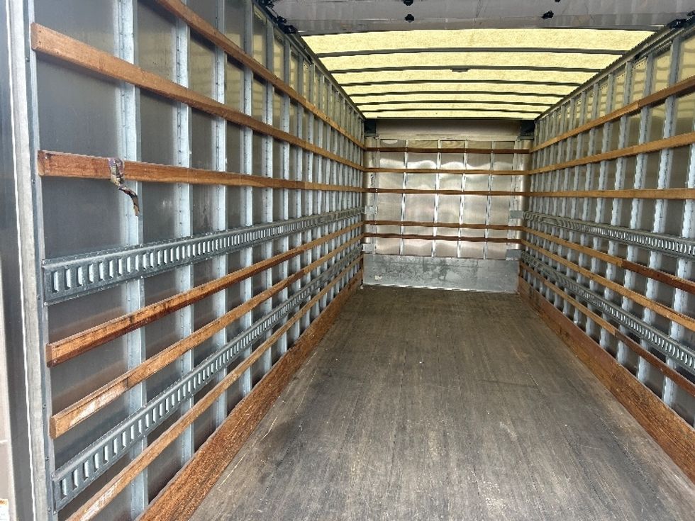 Medium Duty Box Truck-Light and Medium Duty Trucks-International-2020-MV607-Poplar Bluff-MO-61,184\n\t\tmiles-$ 63,500 - Image 11