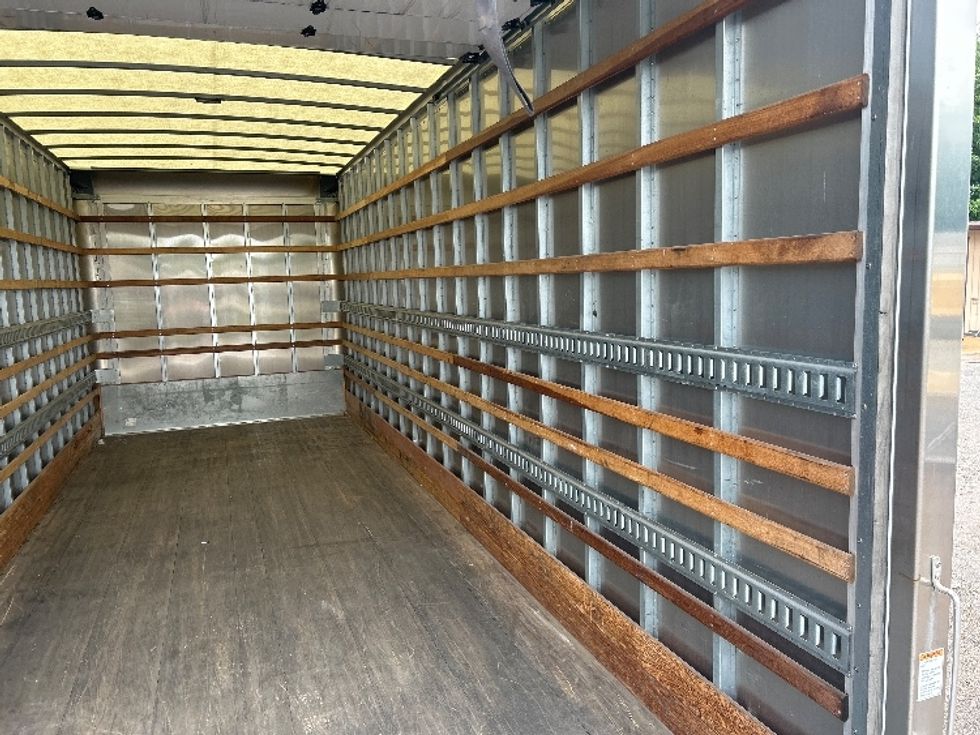 Medium Duty Box Truck-Light and Medium Duty Trucks-International-2020-MV607-Poplar Bluff-MO-61,184\n\t\tmiles-$ 63,500 - Image 12