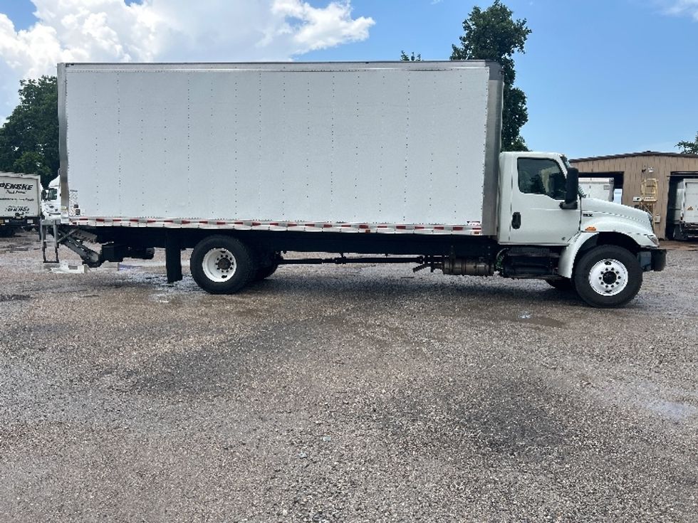 Medium Duty Box Truck-Light and Medium Duty Trucks-International-2020-MV607-Poplar Bluff-MO-61,184\n\t\tmiles-$ 63,500 - Image 15
