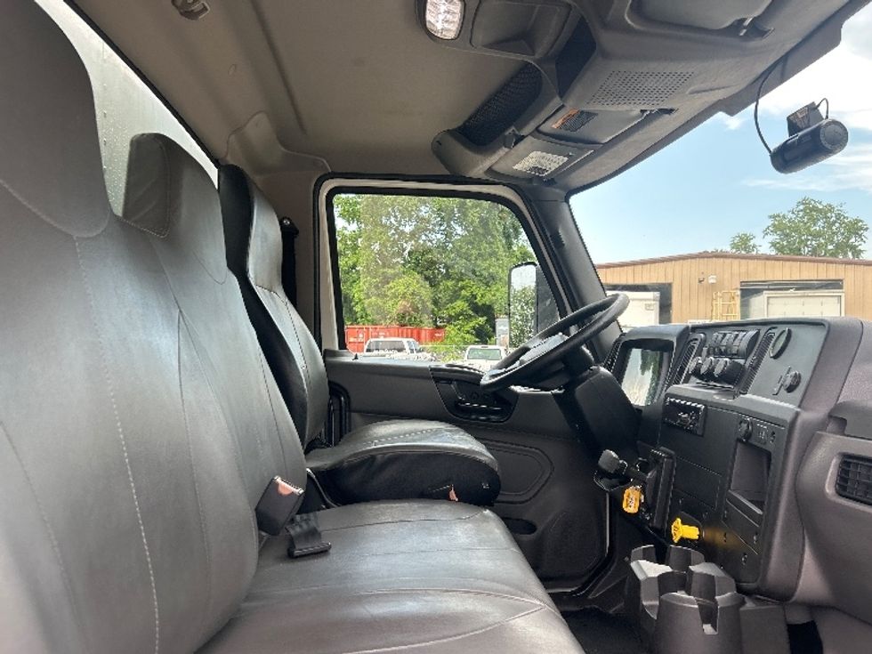Medium Duty Box Truck-Light and Medium Duty Trucks-International-2020-MV607-Poplar Bluff-MO-61,184\n\t\tmiles-$ 63,500 - Image 22
