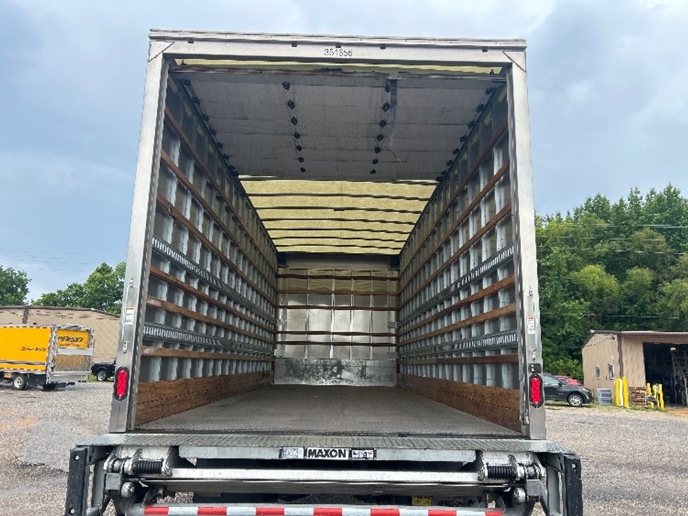 Medium Duty Box Truck-Light and Medium Duty Trucks-International-2020-MV607-Poplar Bluff-MO-61,184\n\t\tmiles-$ 63,500 - Image 8