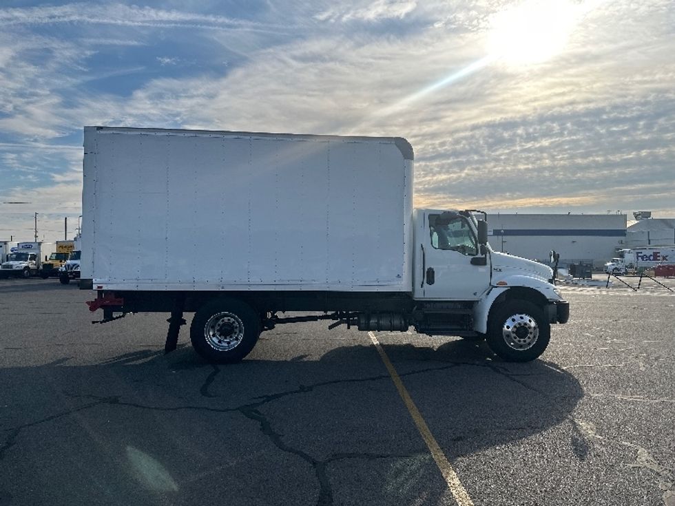 Medium Duty Box Truck-Light and Medium Duty Trucks-International-2020-MV607-Portland-OR-109,854\n\t\tmiles-$ 50,500 - Image 15