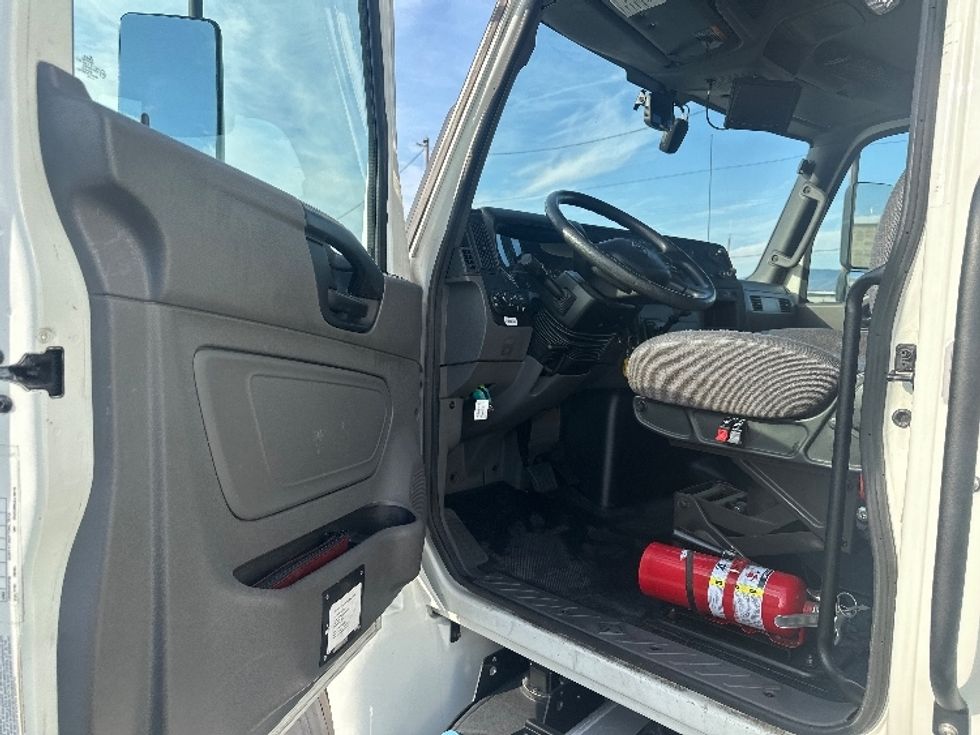 Medium Duty Box Truck-Light and Medium Duty Trucks-International-2020-MV607-Portland-OR-109,854\n\t\tmiles-$ 50,500 - Image 16