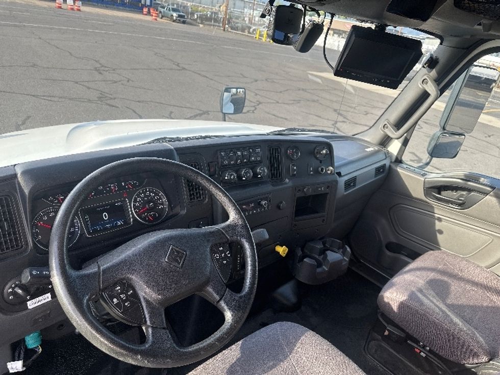 Medium Duty Box Truck-Light and Medium Duty Trucks-International-2020-MV607-Portland-OR-109,854\n\t\tmiles-$ 50,500 - Image 17