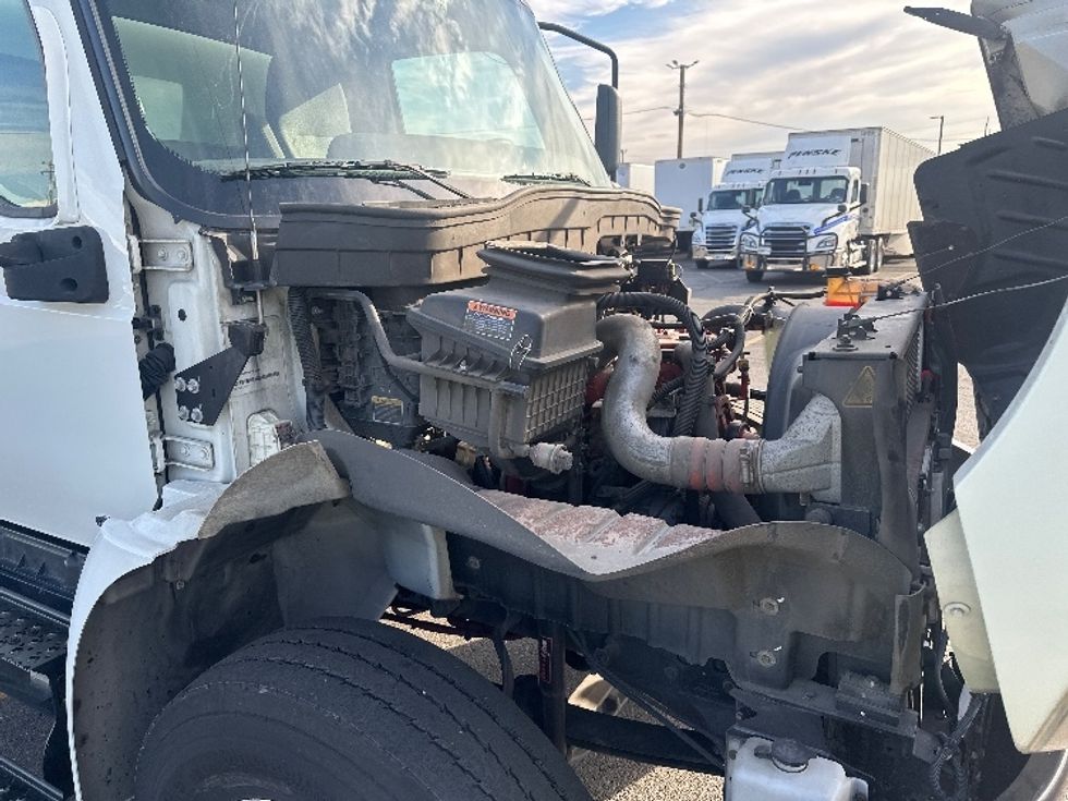 Medium Duty Box Truck-Light and Medium Duty Trucks-International-2020-MV607-Portland-OR-109,854\n\t\tmiles-$ 50,500 - Image 23