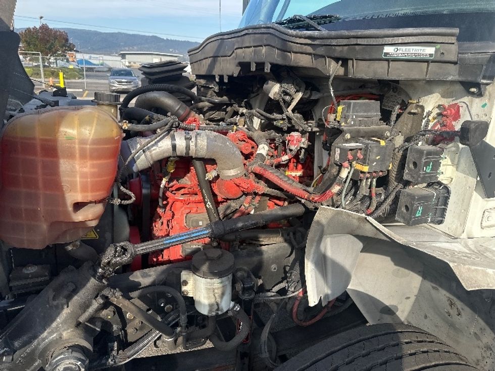 Medium Duty Box Truck-Light and Medium Duty Trucks-International-2020-MV607-Portland-OR-109,854\n\t\tmiles-$ 50,500 - Image 24
