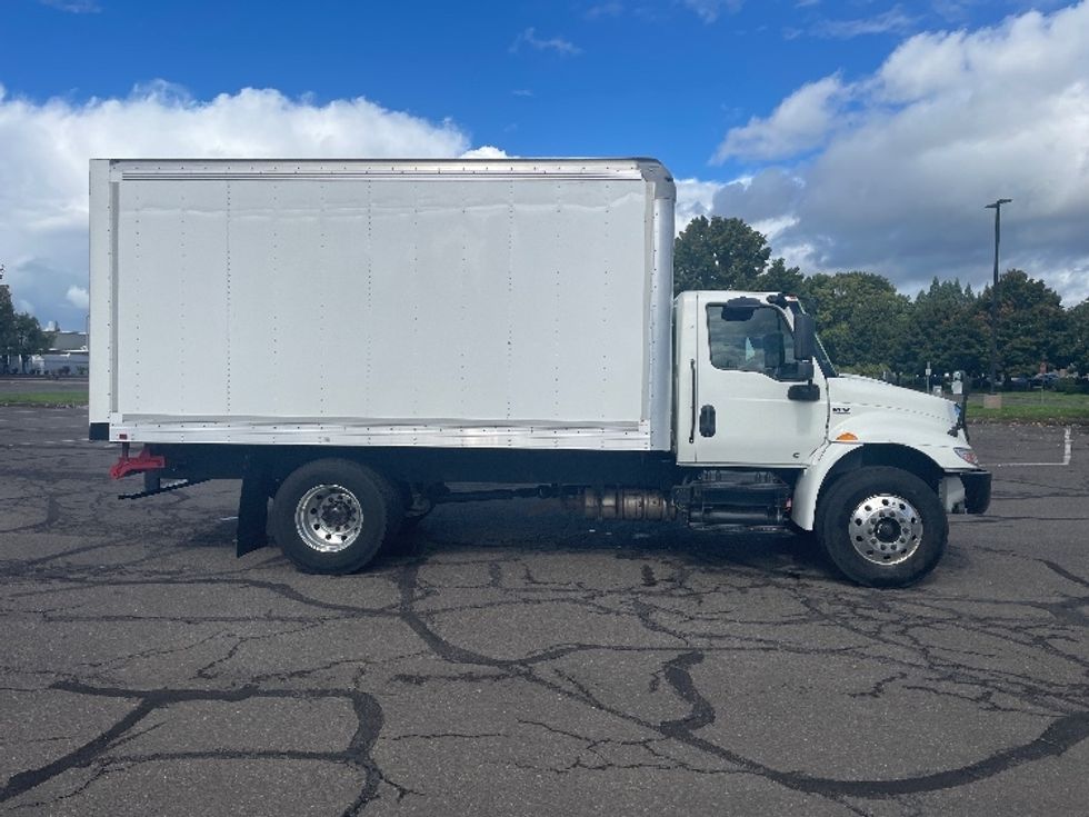 Medium Duty Box Truck-Light and Medium Duty Trucks-International-2020-MV607-Portland-OR-110,551\n\t\tmiles-$ 50,750 - Image 12
