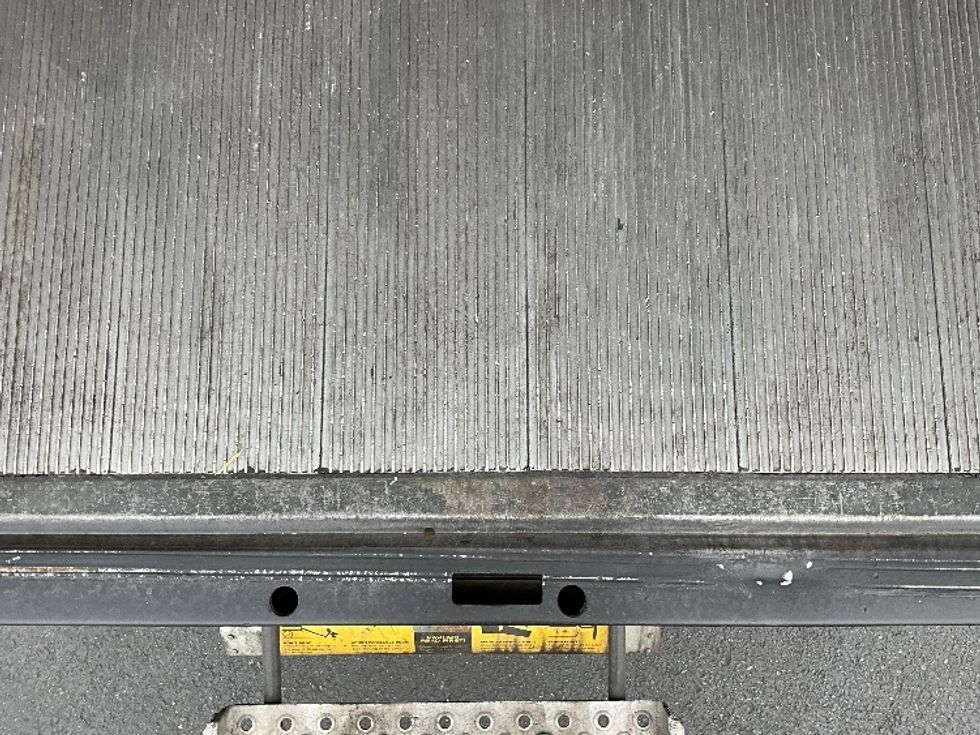 Medium Duty Box Truck-Light and Medium Duty Trucks-International-2020-MV607-Portland-OR-126,076\n\t\tmiles-$ 46,500 - Image 10