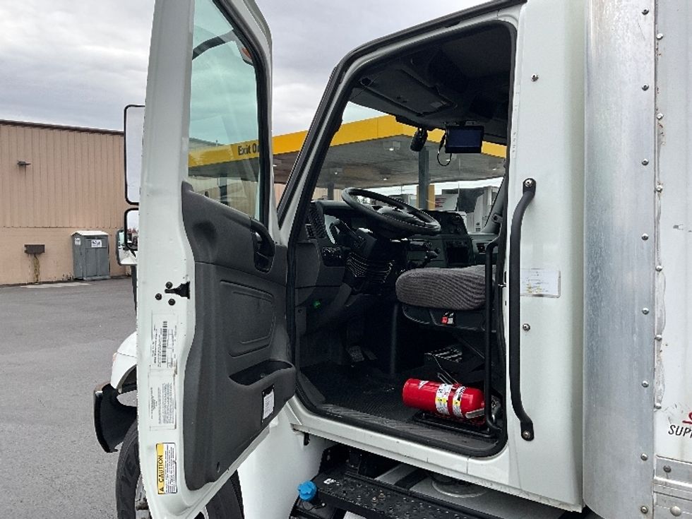 Medium Duty Box Truck-Light and Medium Duty Trucks-International-2020-MV607-Portland-OR-126,076\n\t\tmiles-$ 46,500 - Image 16