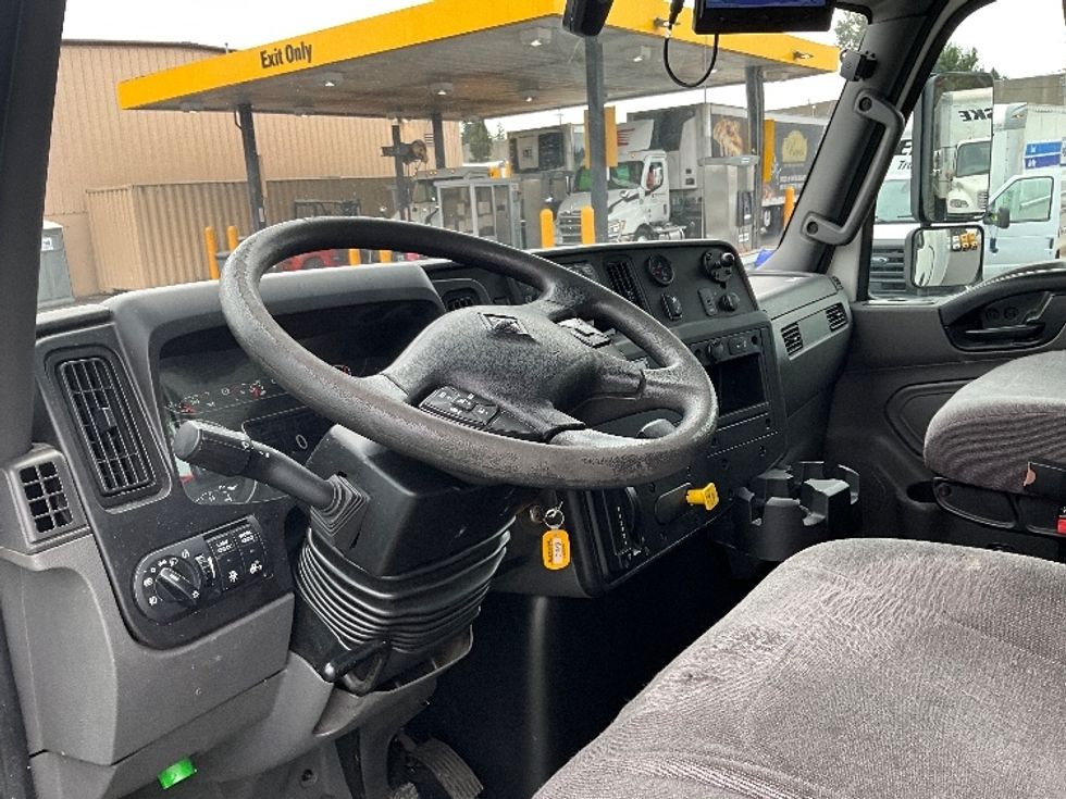 Medium Duty Box Truck-Light and Medium Duty Trucks-International-2020-MV607-Portland-OR-126,076\n\t\tmiles-$ 46,500 - Image 17