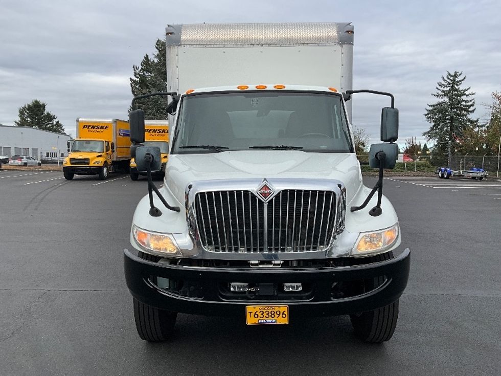Medium Duty Box Truck-Light and Medium Duty Trucks-International-2020-MV607-Portland-OR-126,076\n\t\tmiles-$ 46,500 - Image 2