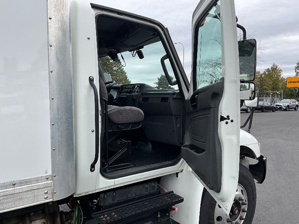 Medium Duty Box Truck-Light and Medium Duty Trucks-International-2020-MV607-Portland-OR-126,076\n\t\tmiles-$ 46,500 - Image 20