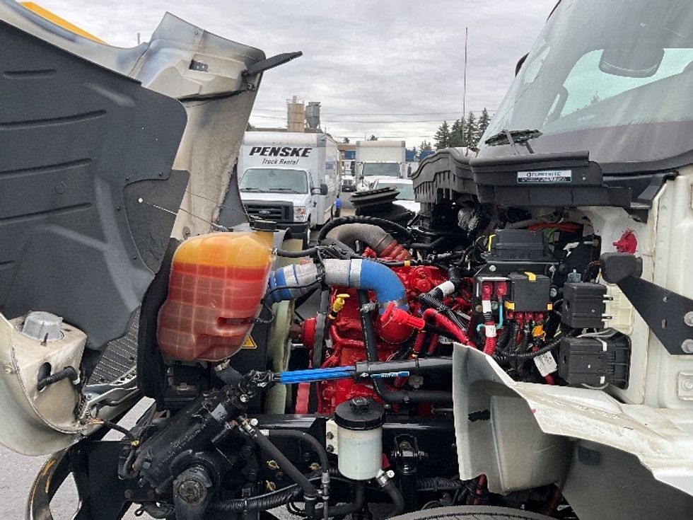 Medium Duty Box Truck-Light and Medium Duty Trucks-International-2020-MV607-Portland-OR-126,076\n\t\tmiles-$ 46,500 - Image 24