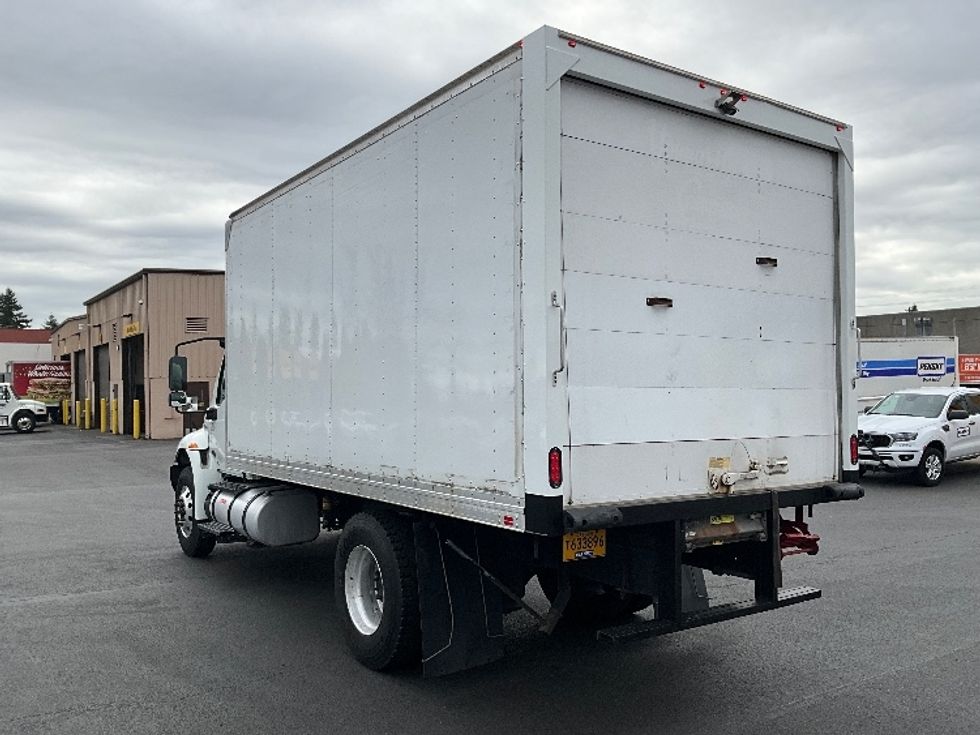 Medium Duty Box Truck-Light and Medium Duty Trucks-International-2020-MV607-Portland-OR-126,076\n\t\tmiles-$ 46,500 - Image 6