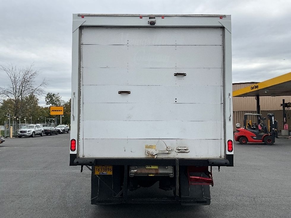 Medium Duty Box Truck-Light and Medium Duty Trucks-International-2020-MV607-Portland-OR-126,076\n\t\tmiles-$ 46,500 - Image 7