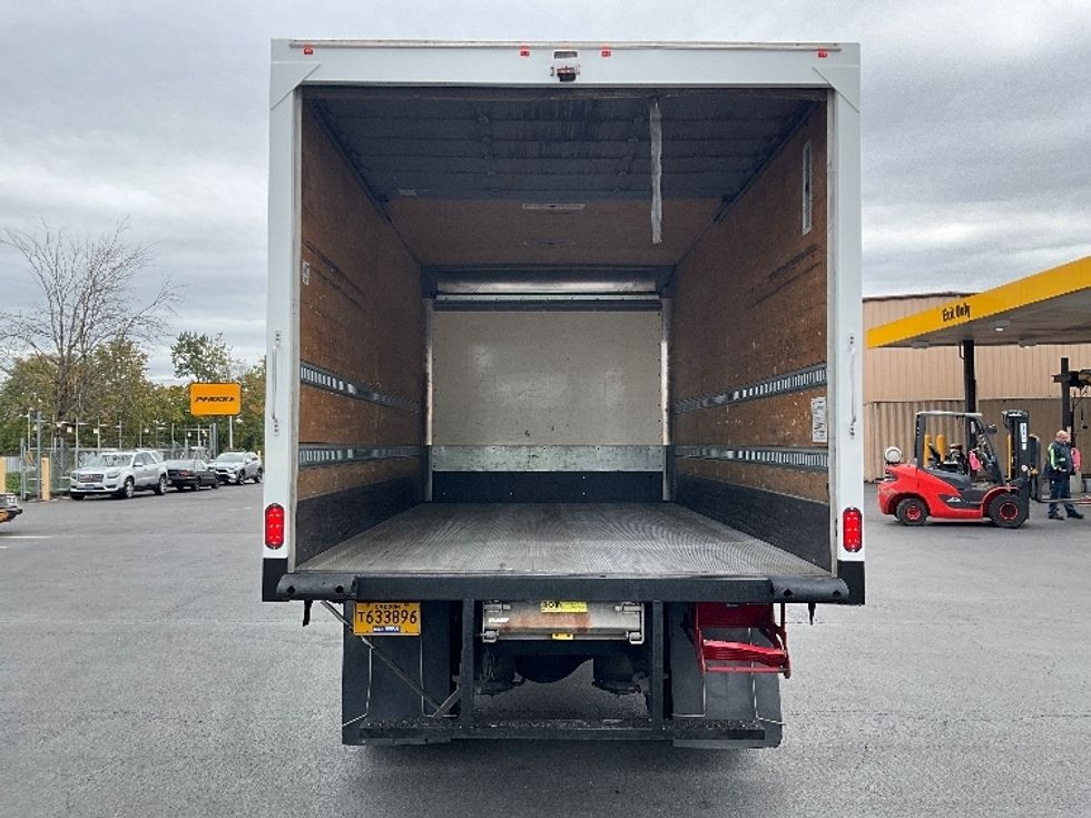 Medium Duty Box Truck-Light and Medium Duty Trucks-International-2020-MV607-Portland-OR-126,076\n\t\tmiles-$ 46,500 - Image 8