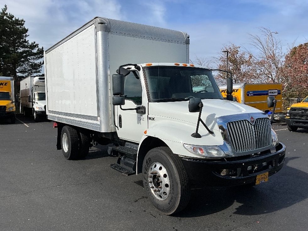 Medium Duty Box Truck-Light and Medium Duty Trucks-International-2020-MV607-Portland-OR-126,609\n\t\tmiles-$ 46,500 - Image 1
