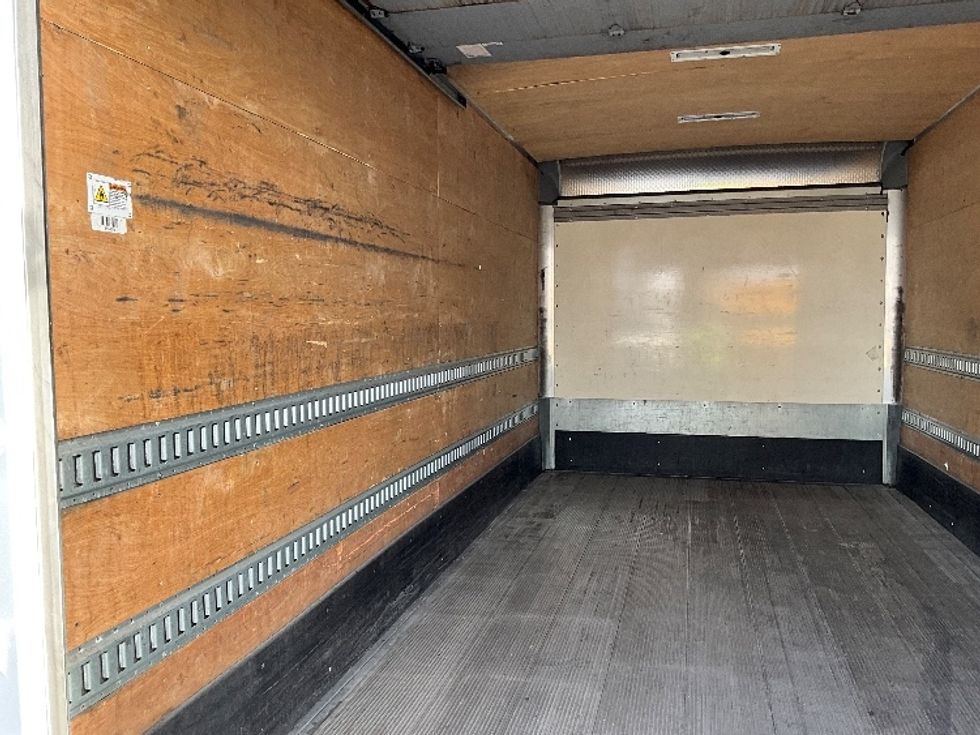 Medium Duty Box Truck-Light and Medium Duty Trucks-International-2020-MV607-Portland-OR-126,609\n\t\tmiles-$ 46,500 - Image 11