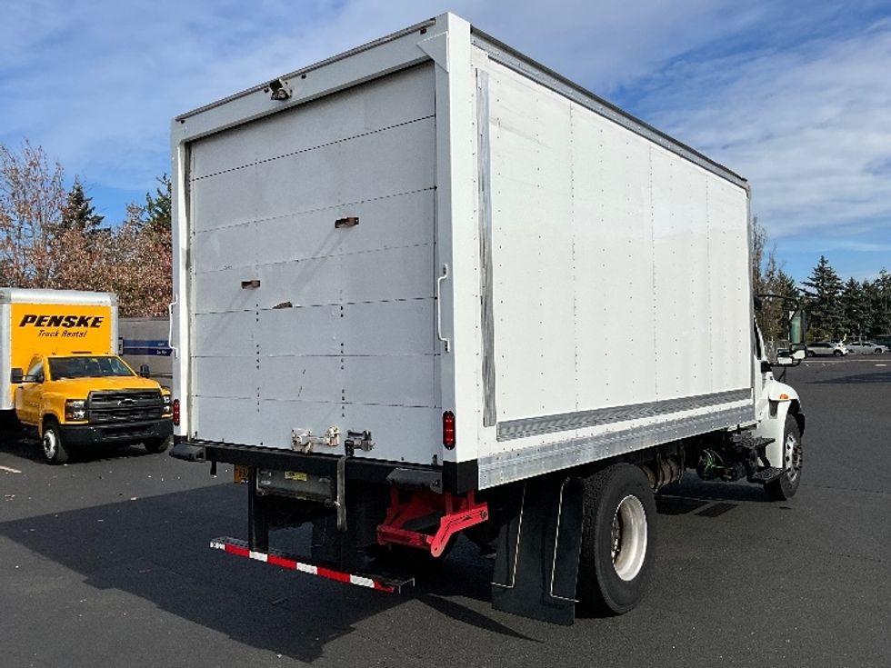 Medium Duty Box Truck-Light and Medium Duty Trucks-International-2020-MV607-Portland-OR-126,609\n\t\tmiles-$ 46,500 - Image 13