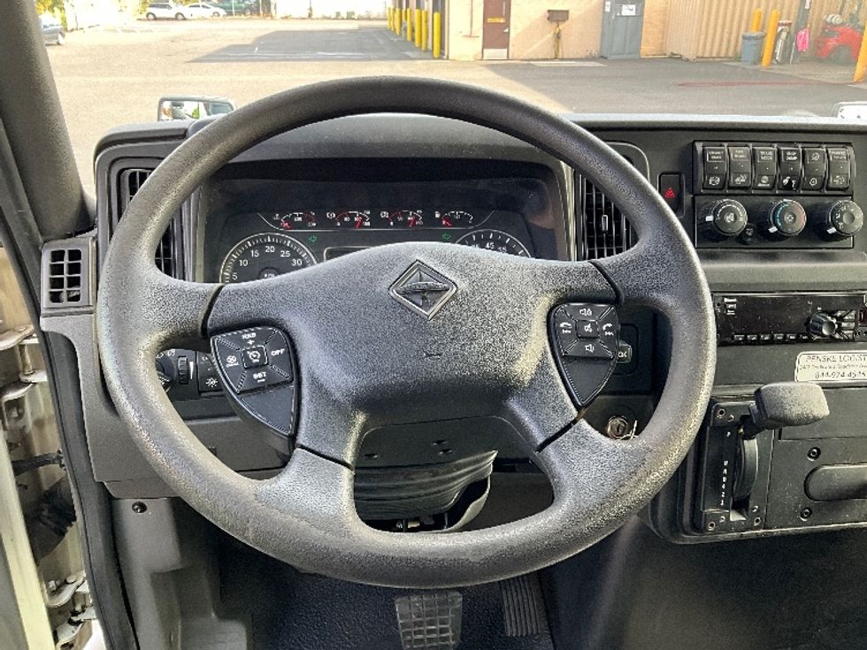Medium Duty Box Truck-Light and Medium Duty Trucks-International-2020-MV607-Portland-OR-126,609\n\t\tmiles-$ 46,500 - Image 18