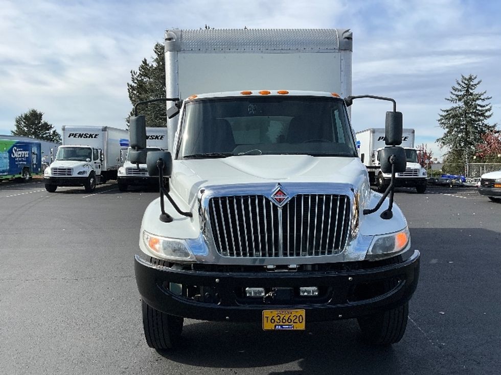 Medium Duty Box Truck-Light and Medium Duty Trucks-International-2020-MV607-Portland-OR-126,609\n\t\tmiles-$ 46,500 - Image 2