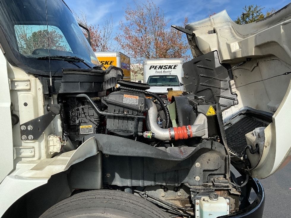 Medium Duty Box Truck-Light and Medium Duty Trucks-International-2020-MV607-Portland-OR-126,609\n\t\tmiles-$ 46,500 - Image 23