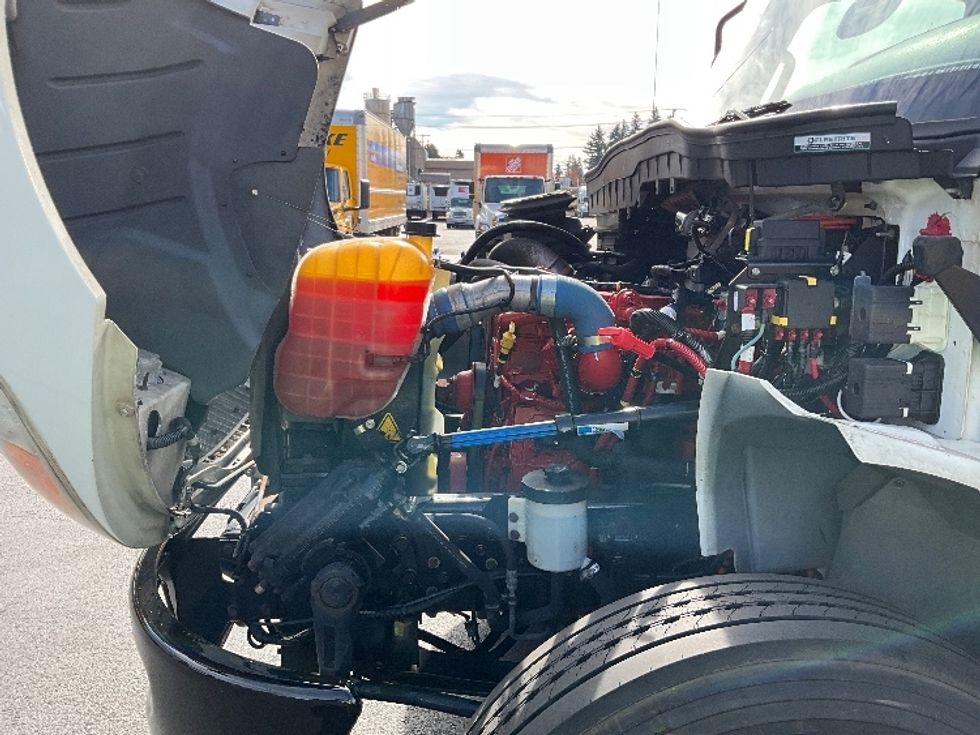 Medium Duty Box Truck-Light and Medium Duty Trucks-International-2020-MV607-Portland-OR-126,609\n\t\tmiles-$ 46,500 - Image 24