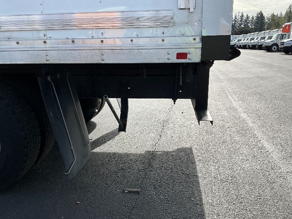 Medium Duty Box Truck-Light and Medium Duty Trucks-International-2020-MV607-Portland-OR-126,609\n\t\tmiles-$ 46,500 - Image 25