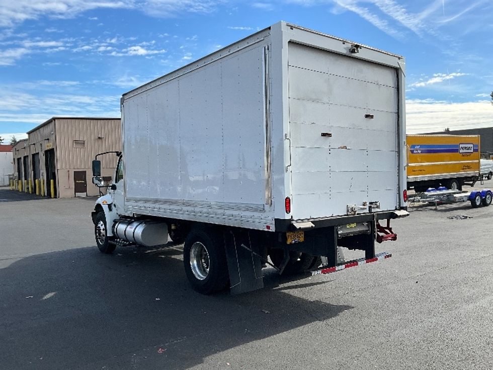 Medium Duty Box Truck-Light and Medium Duty Trucks-International-2020-MV607-Portland-OR-126,609\n\t\tmiles-$ 46,500 - Image 6