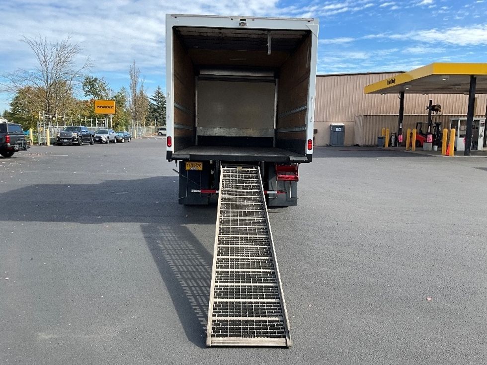 Medium Duty Box Truck-Light and Medium Duty Trucks-International-2020-MV607-Portland-OR-126,609\n\t\tmiles-$ 46,500 - Image 9