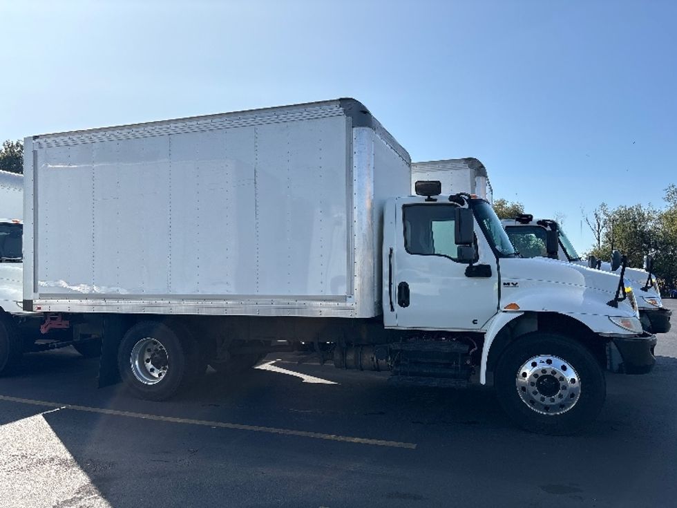 Medium Duty Box Truck-Light and Medium Duty Trucks-International-2020-MV607-Portland-OR-129,896\n\t\tmiles-$ 48,500 - Image 15