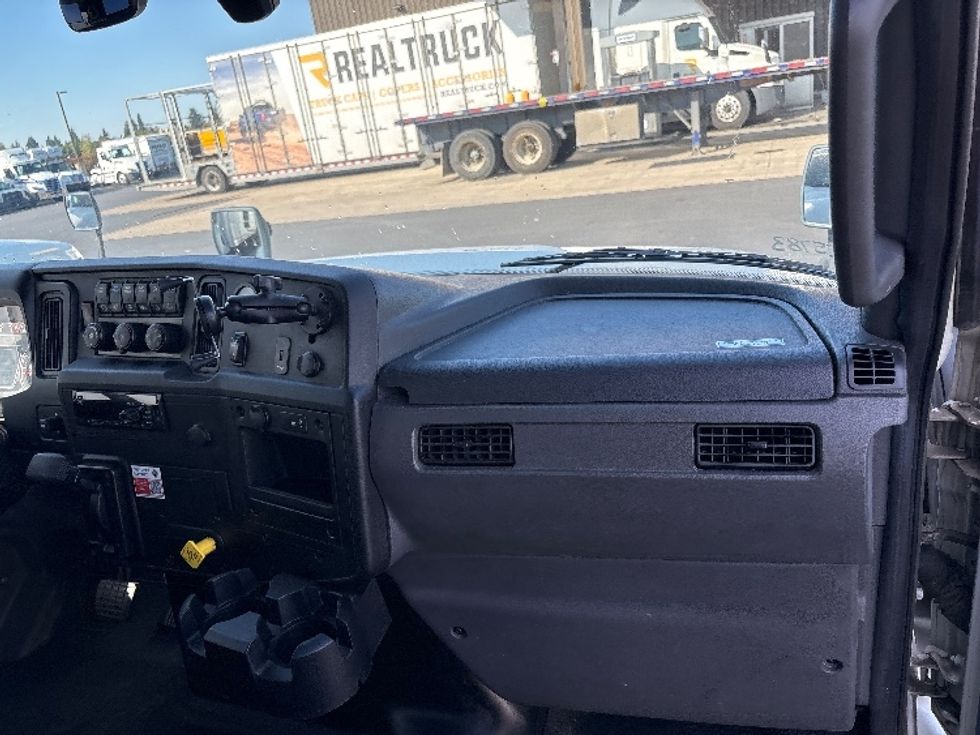 Medium Duty Box Truck-Light and Medium Duty Trucks-International-2020-MV607-Portland-OR-129,896\n\t\tmiles-$ 48,500 - Image 21