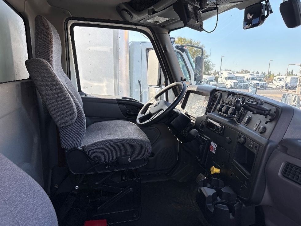Medium Duty Box Truck-Light and Medium Duty Trucks-International-2020-MV607-Portland-OR-129,896\n\t\tmiles-$ 48,500 - Image 22