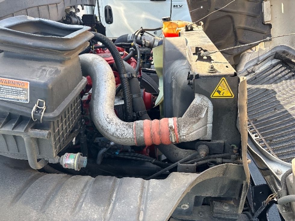 Medium Duty Box Truck-Light and Medium Duty Trucks-International-2020-MV607-Portland-OR-129,896\n\t\tmiles-$ 48,500 - Image 23