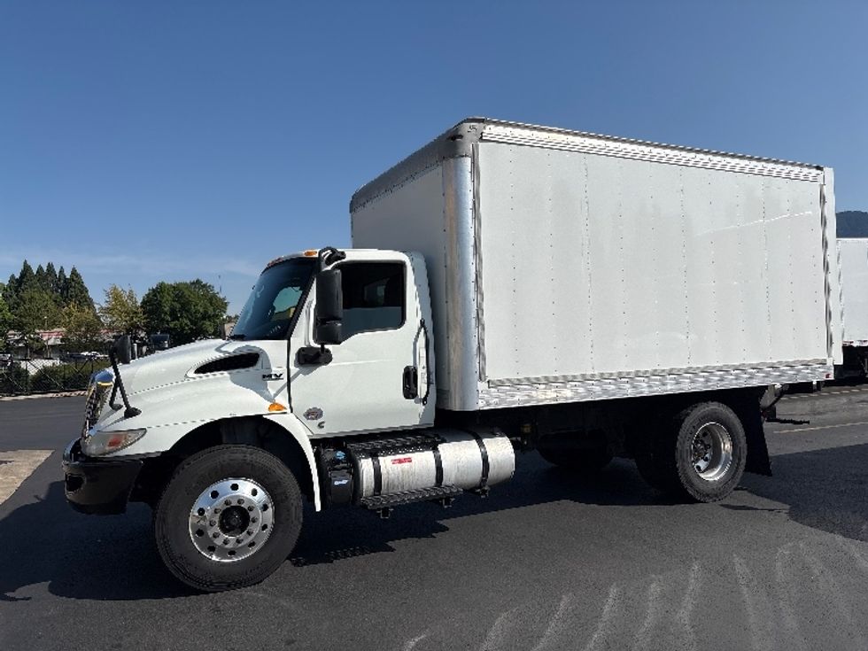 Medium Duty Box Truck-Light and Medium Duty Trucks-International-2020-MV607-Portland-OR-129,896\n\t\tmiles-$ 48,500 - Image 4