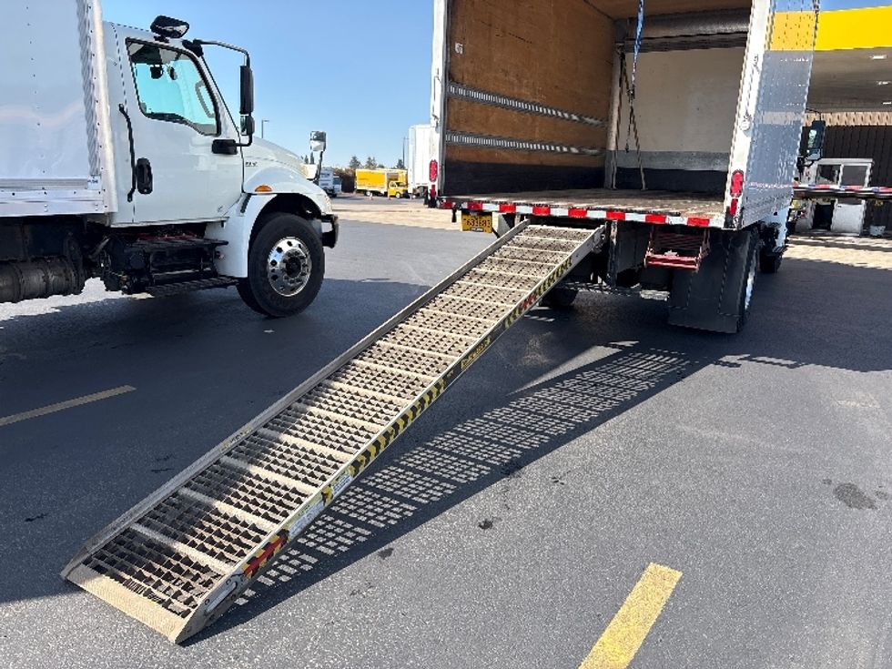 Medium Duty Box Truck-Light and Medium Duty Trucks-International-2020-MV607-Portland-OR-129,896\n\t\tmiles-$ 48,500 - Image 9