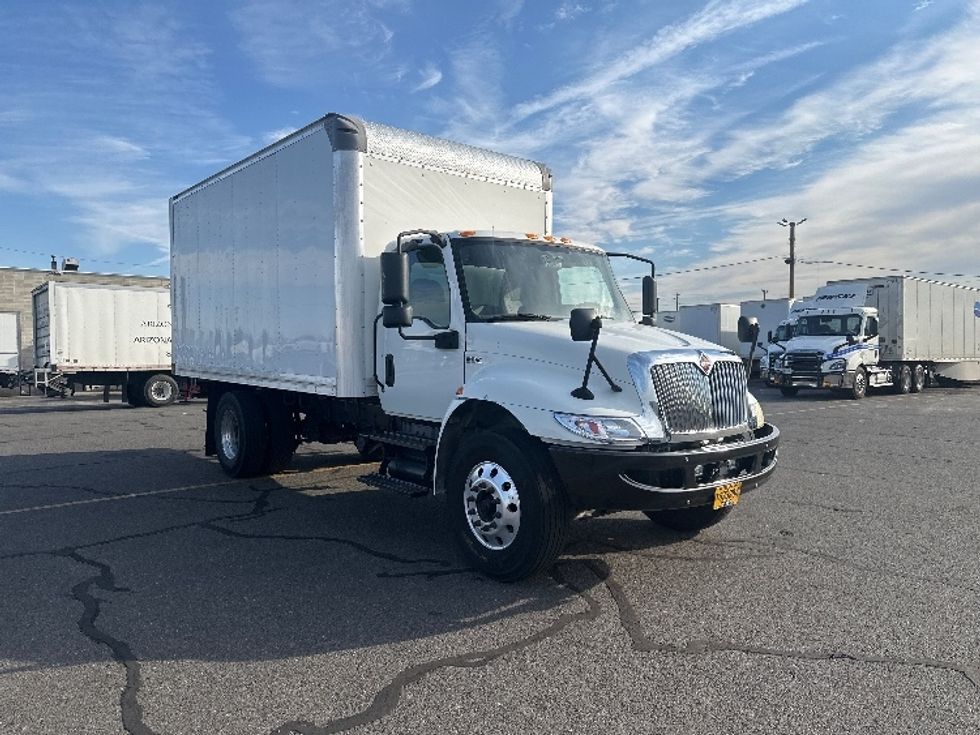 Medium Duty Box Truck-Light and Medium Duty Trucks-International-2020-MV607-Portland-OR-132,753\n\t\tmiles-$ 46,000 - Image 1