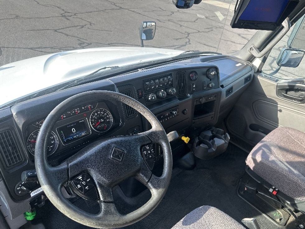 Medium Duty Box Truck-Light and Medium Duty Trucks-International-2020-MV607-Portland-OR-132,753\n\t\tmiles-$ 46,000 - Image 17