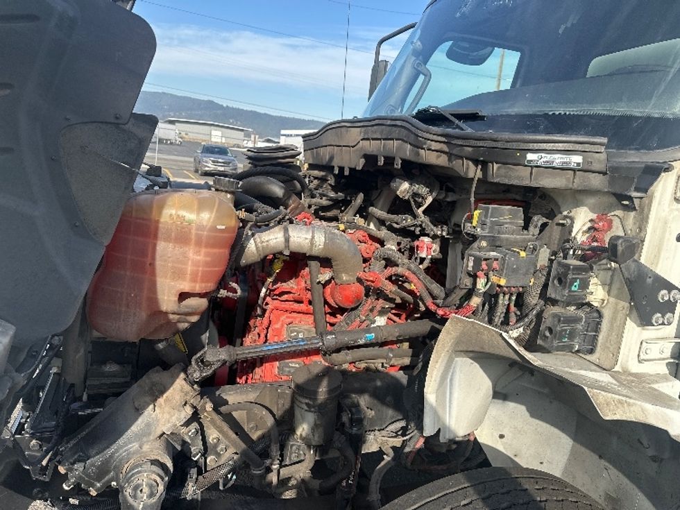 Medium Duty Box Truck-Light and Medium Duty Trucks-International-2020-MV607-Portland-OR-132,753\n\t\tmiles-$ 46,000 - Image 24